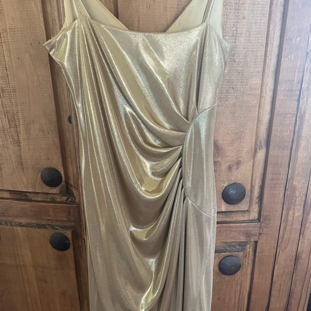David Meister Sz 4 Gold cocktail dress
